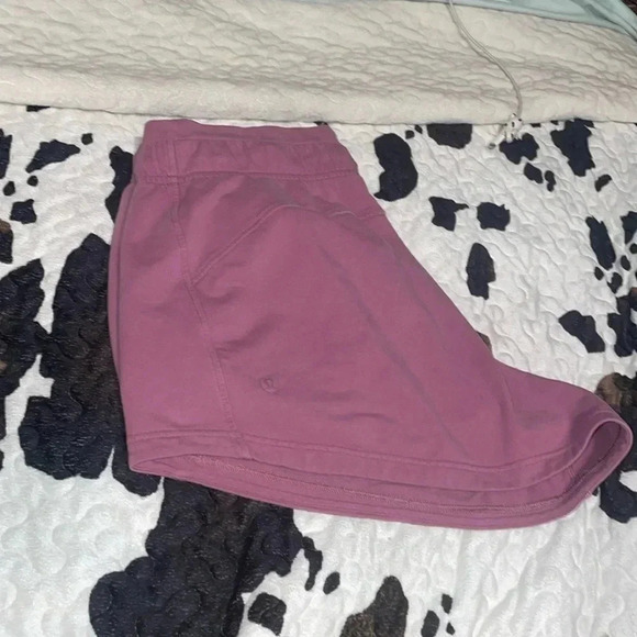 EUC light purple size 10 Lululemon sweatpants short - Picture 1 of 4